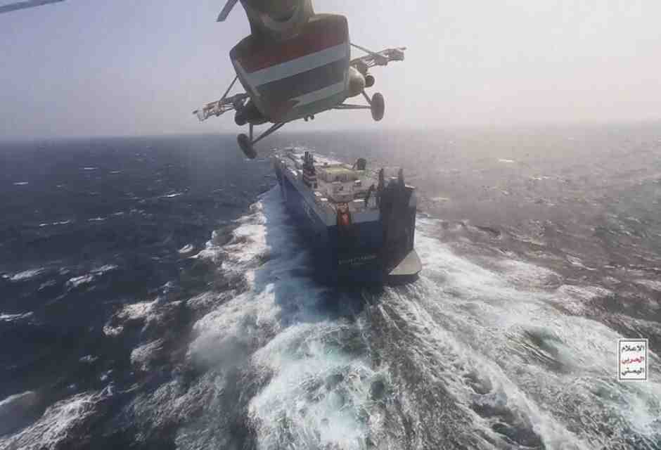 Gli attacchi houthi nel Mar Rosso colpiscono il fast fashion. Il lusso è salvo (per ora)