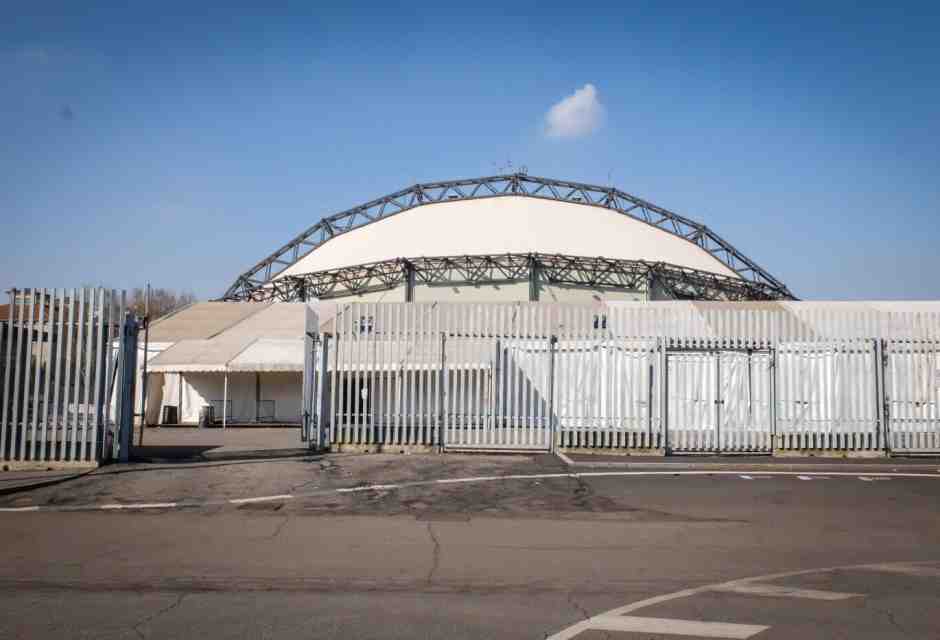 Il flop olimpico del “nuovo” Palasharp. Si rischia un disastro per tutta l’area