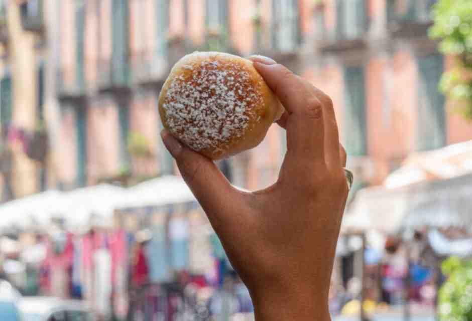 Cadono fiocchi di neve: il boom del dolcetto napoletano in cinque bar romani