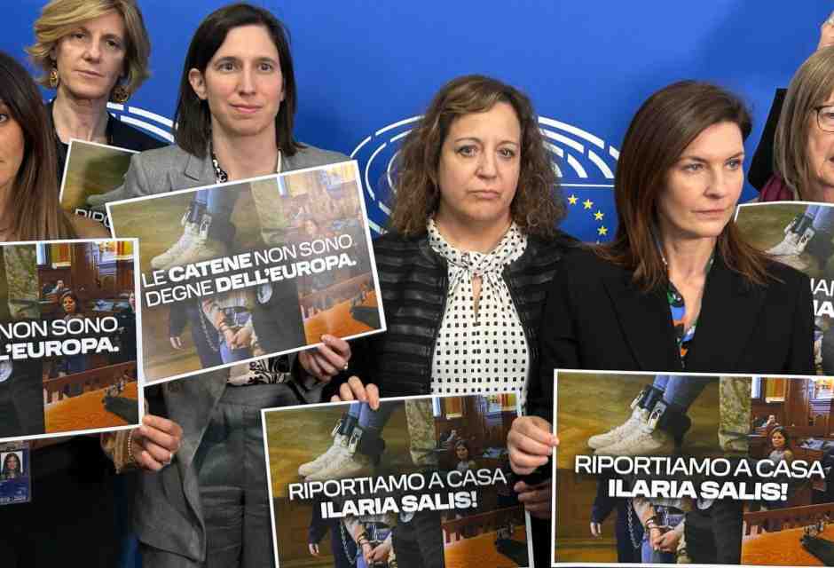 Schlein porta a Strasburgo il caso Salis. Il botta e risposta con Meloni: "Lei è al governo"
