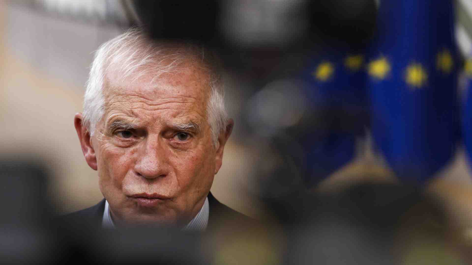Borrell chiede ai governi Ue di stoppare le esportazioni di munizioni ai paesi terzi per dirottarle a Kyiv