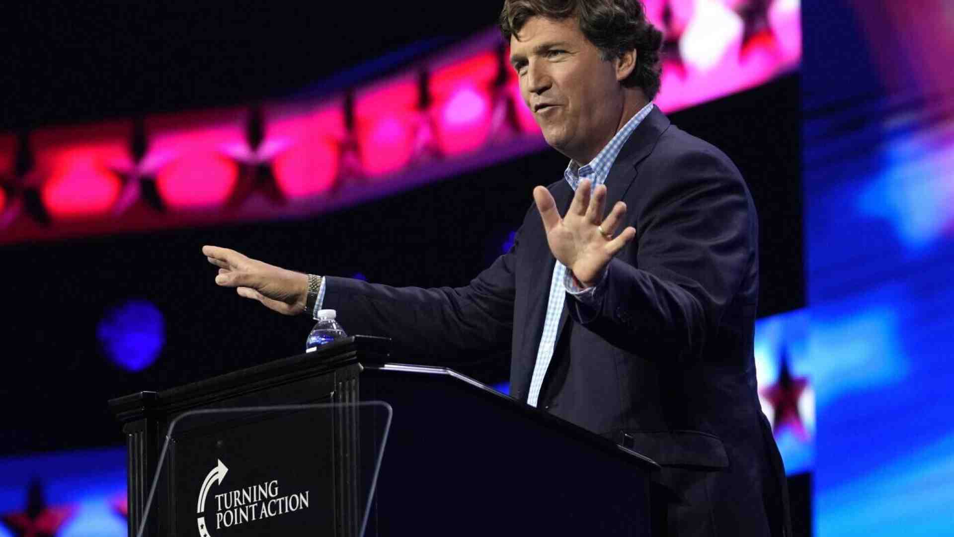 Cosa rende Carlson tanto riconoscibile per i russi? Accendete la tv