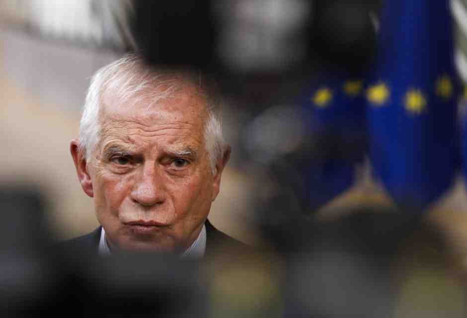 Borrell chiede ai governi Ue di stoppare le esportazioni di munizioni ai paesi terzi per dirottarle a Kyiv