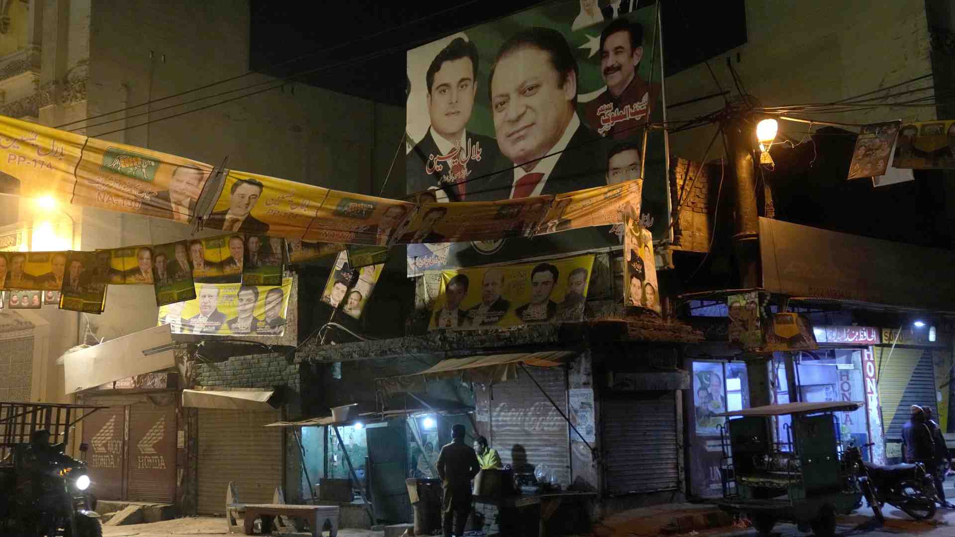 Fra party, galere e nessun comizio, a decidere le elezioni in Pakistan sarà come sempre l’esercito