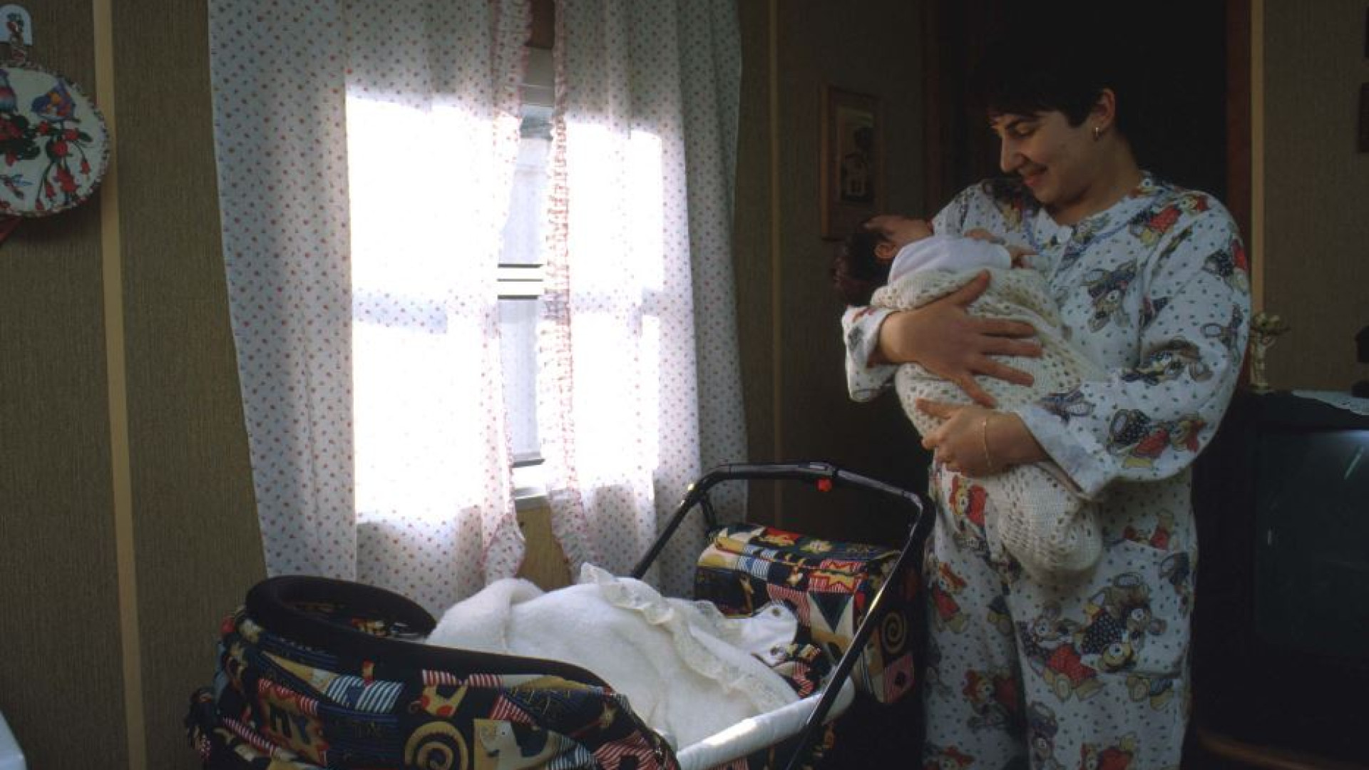 Pannolini, carrozzine, bollette: così il fondo “Vita nascente” aiuta le mamme