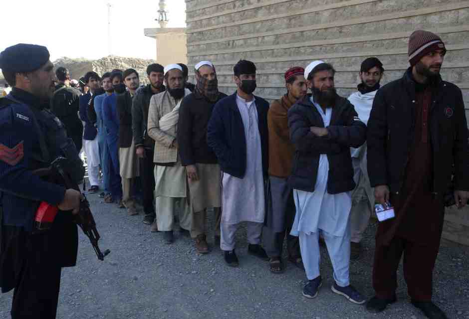 In Pakistan gli attentati sono all'ordine del giorno. Il voto in un clima di tensione