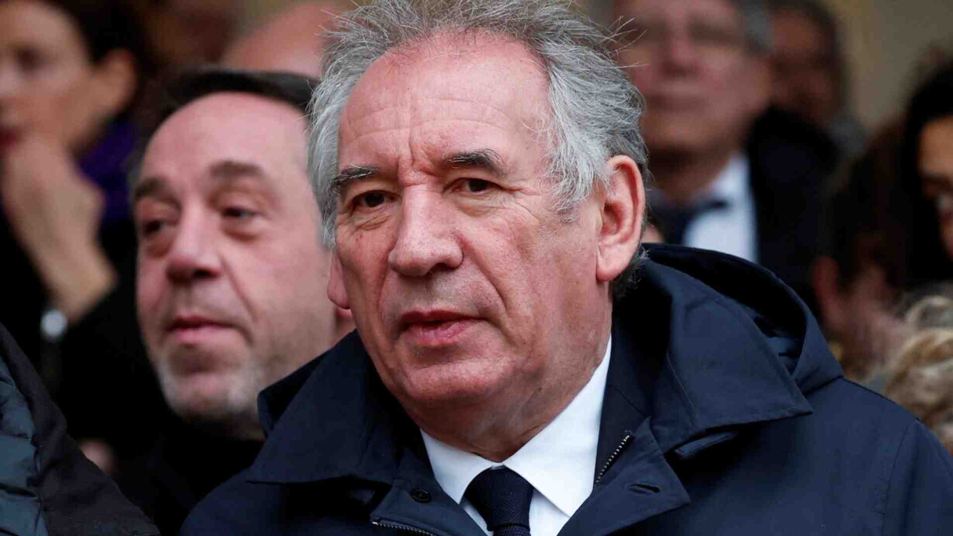 I capricci di François Bayrou complicano il rimpasto di governo in Francia