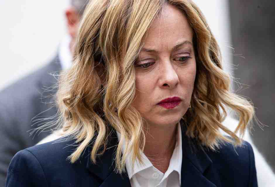 La luna di miele di Meloni con il paese regge, quella con la constituency meno