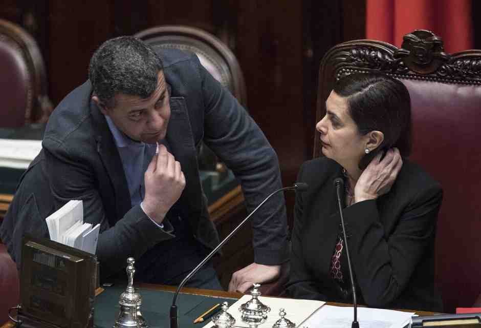 I pacifisti del Pd in guerra con se stessi