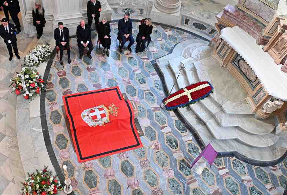 Così muore un quasi-re: la Camera ardente di Vittorio Emanuele alla Venaria Reale