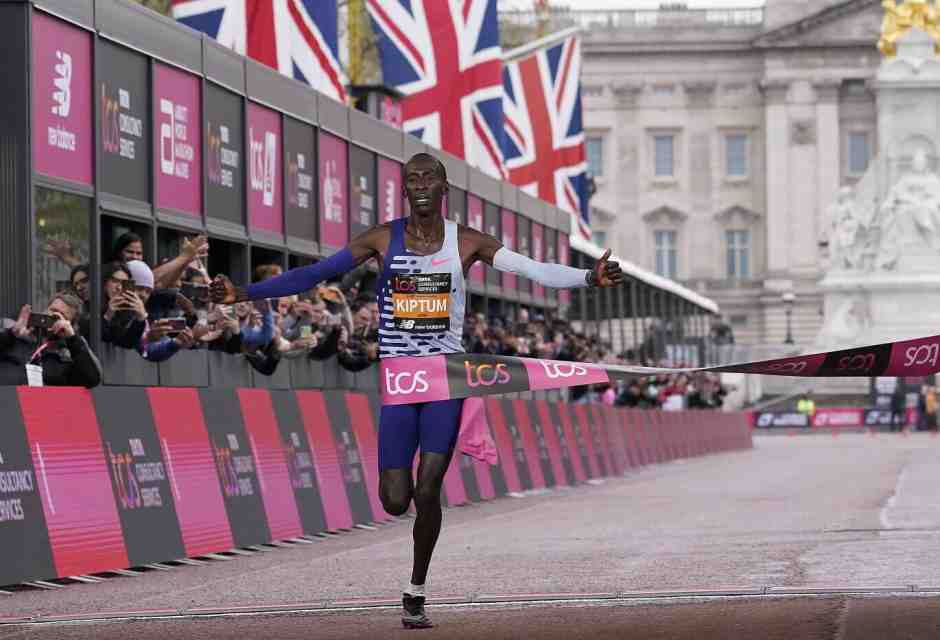 In memoria di Kelvin Kiptum e della maratona in meno di due ore che non vedremo