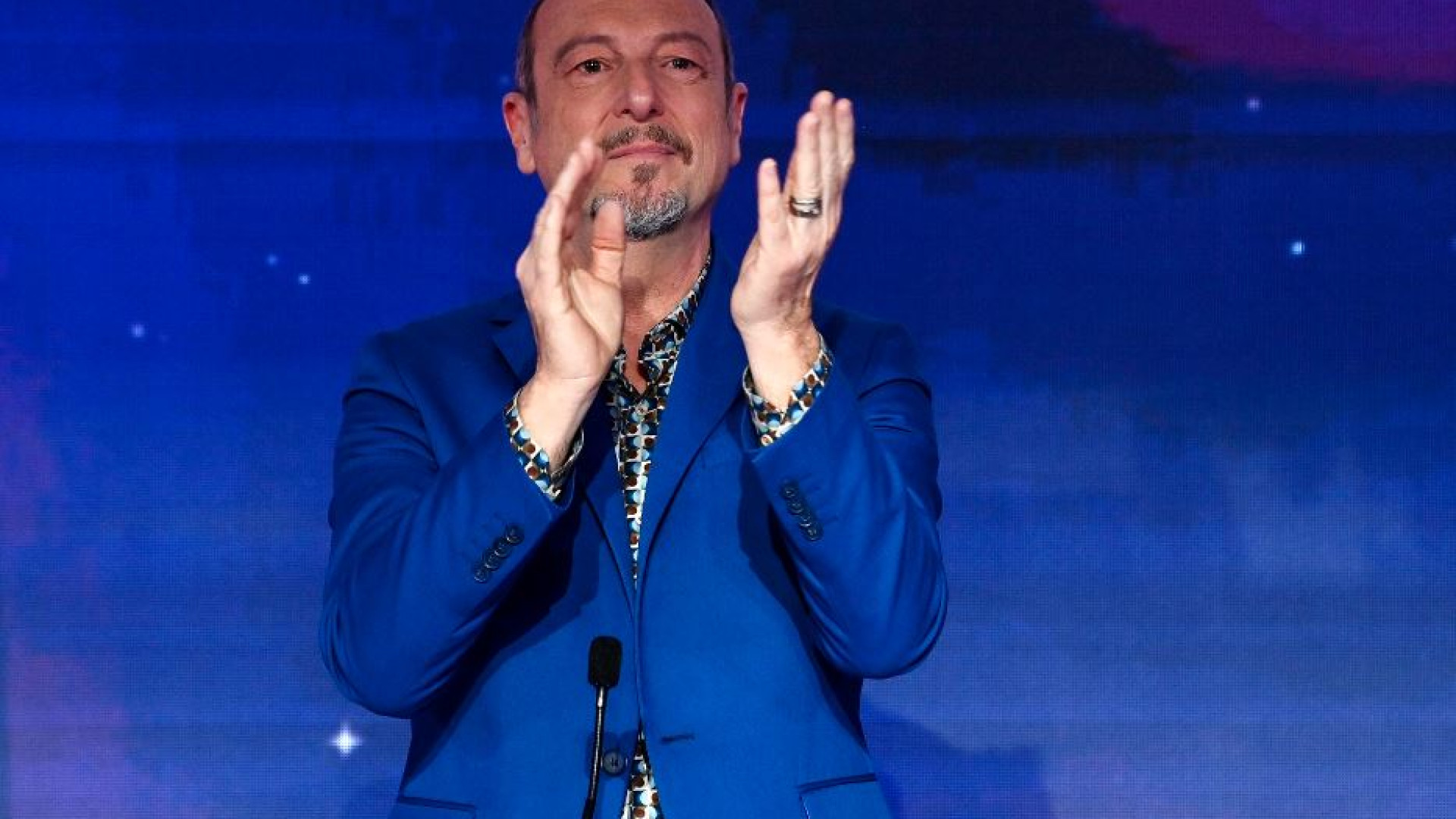 I giovani e Amadeus vincitori di Sanremo