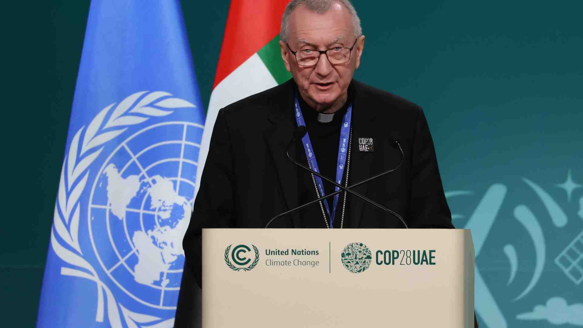 Giornali e social mettono in bocca a Parolin la parola “genocidio” su Gaza. Balle