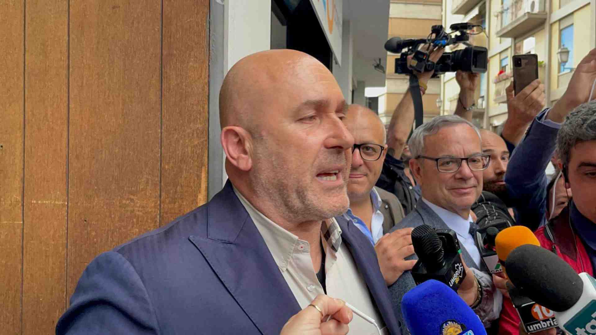 Palle, Bandecchi e giornalisti