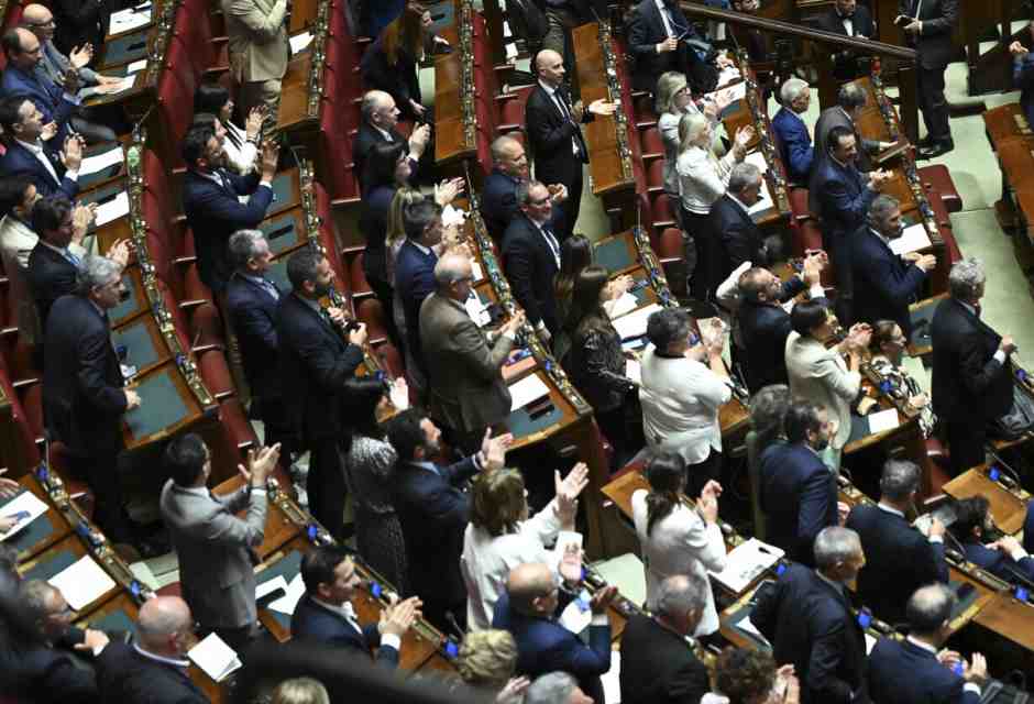 Baruffa alla Camera dopo l'ok alla commissione d'inchiesta sul Covid