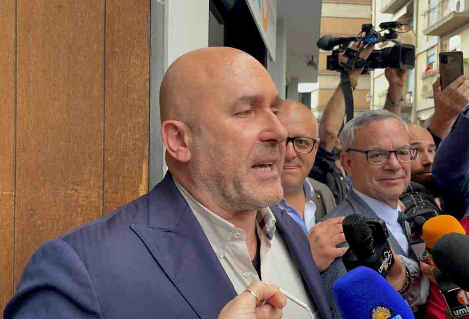 Palle, Bandecchi e giornalisti