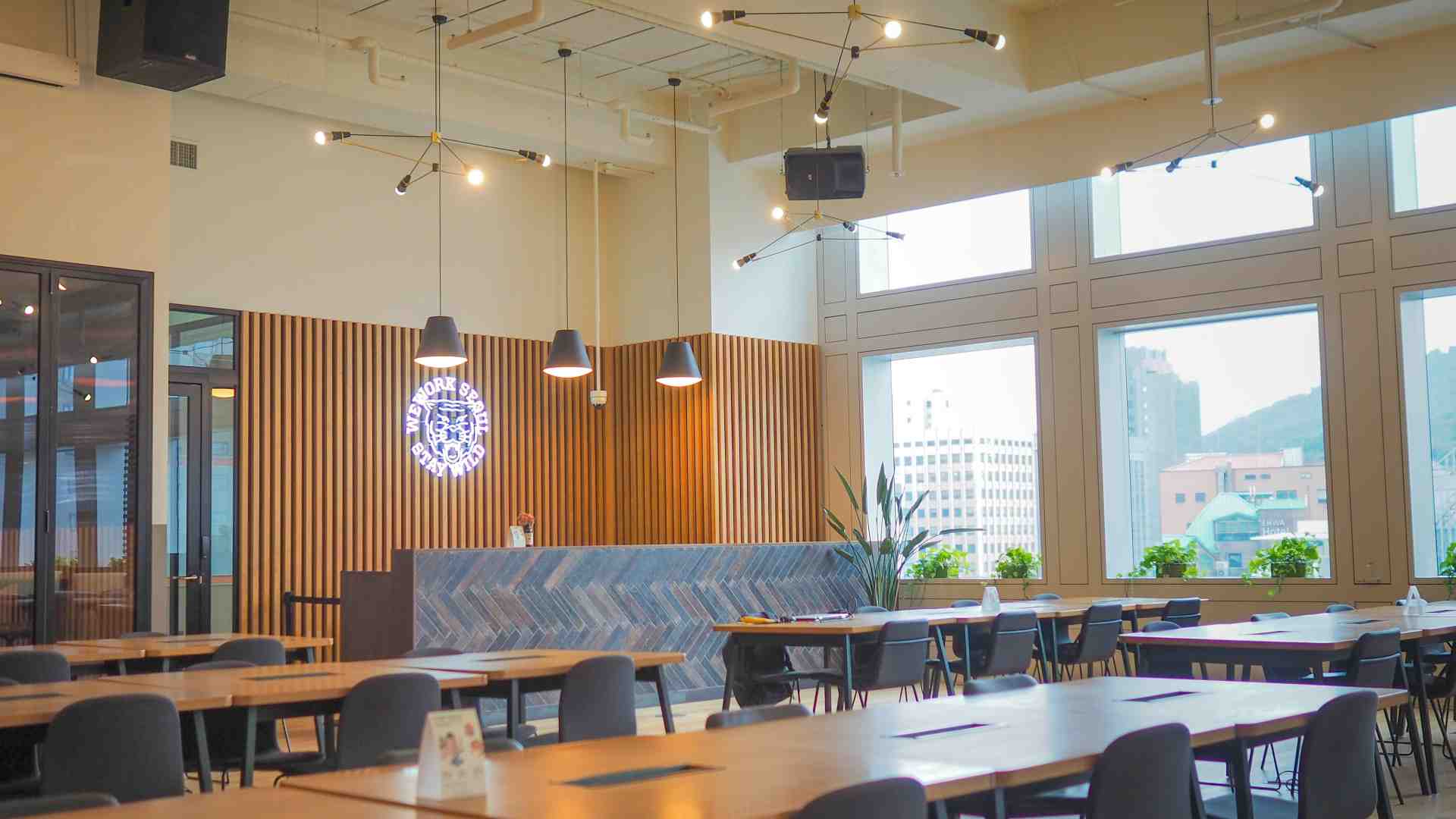 Attacchi di pederastia nelle mense pubbliche