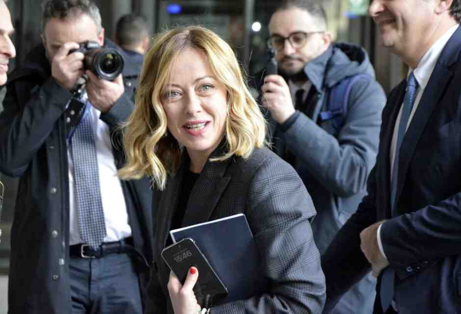 La stampa estera elogia Meloni. Dal fascismo è tutto, a voi la linea