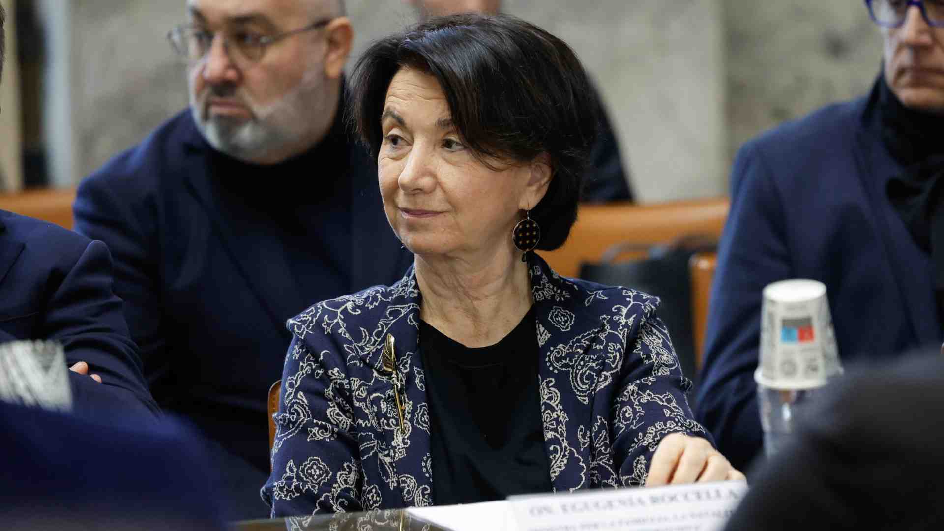 La Grecia approva le nozze gay. Roccella: “Da noi i diritti già ci sono, lì c'è l’utero in affitto”