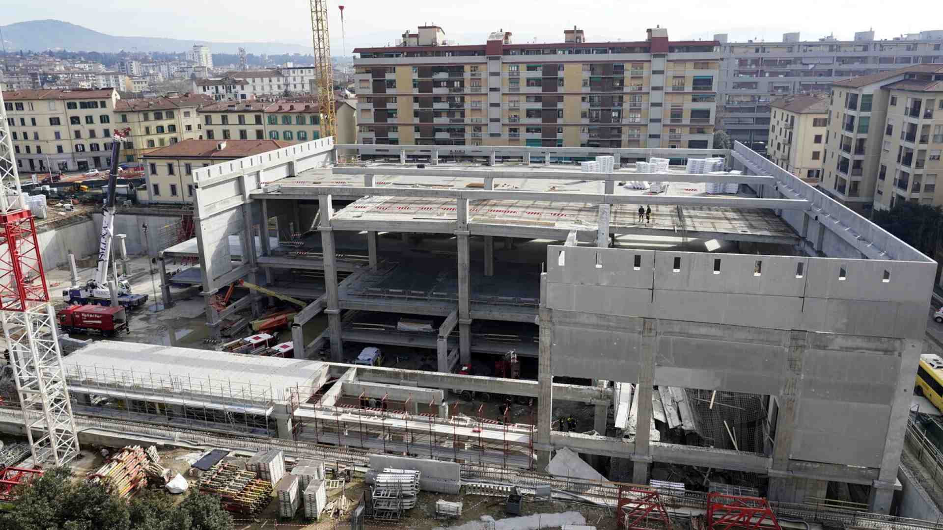 Il dramma dei morti sotto i ponteggi di Esselunga ci dice molto sul gran paradosso dei controlli in Italia