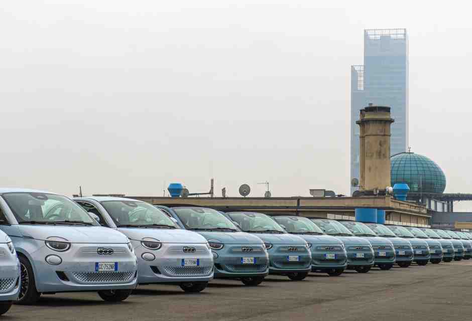 In Italia si vendono più Tesla che 500 elettriche: gli incentivi non c'entrano