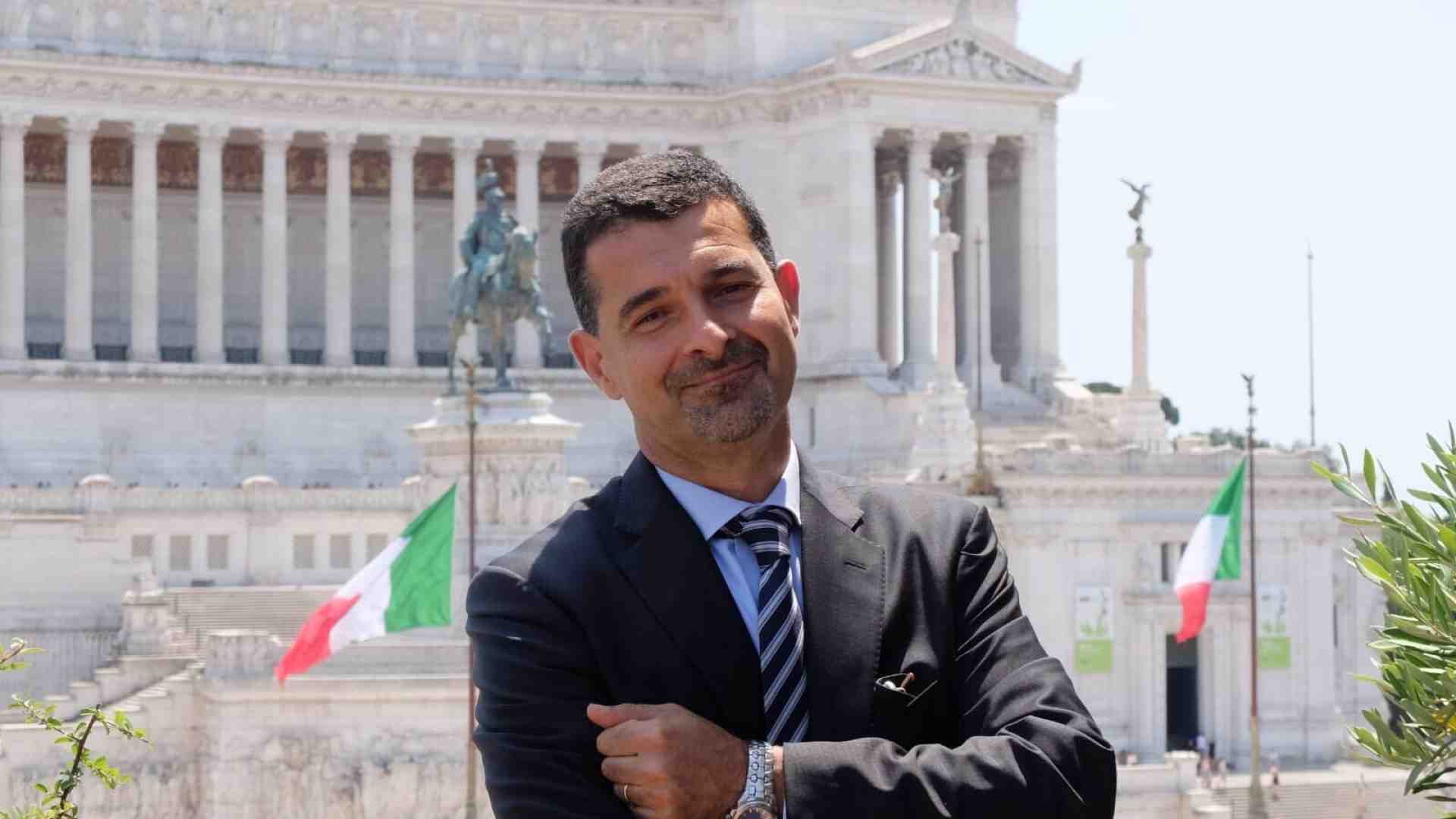 Massimo Medugno, un anti-requiem per la carta