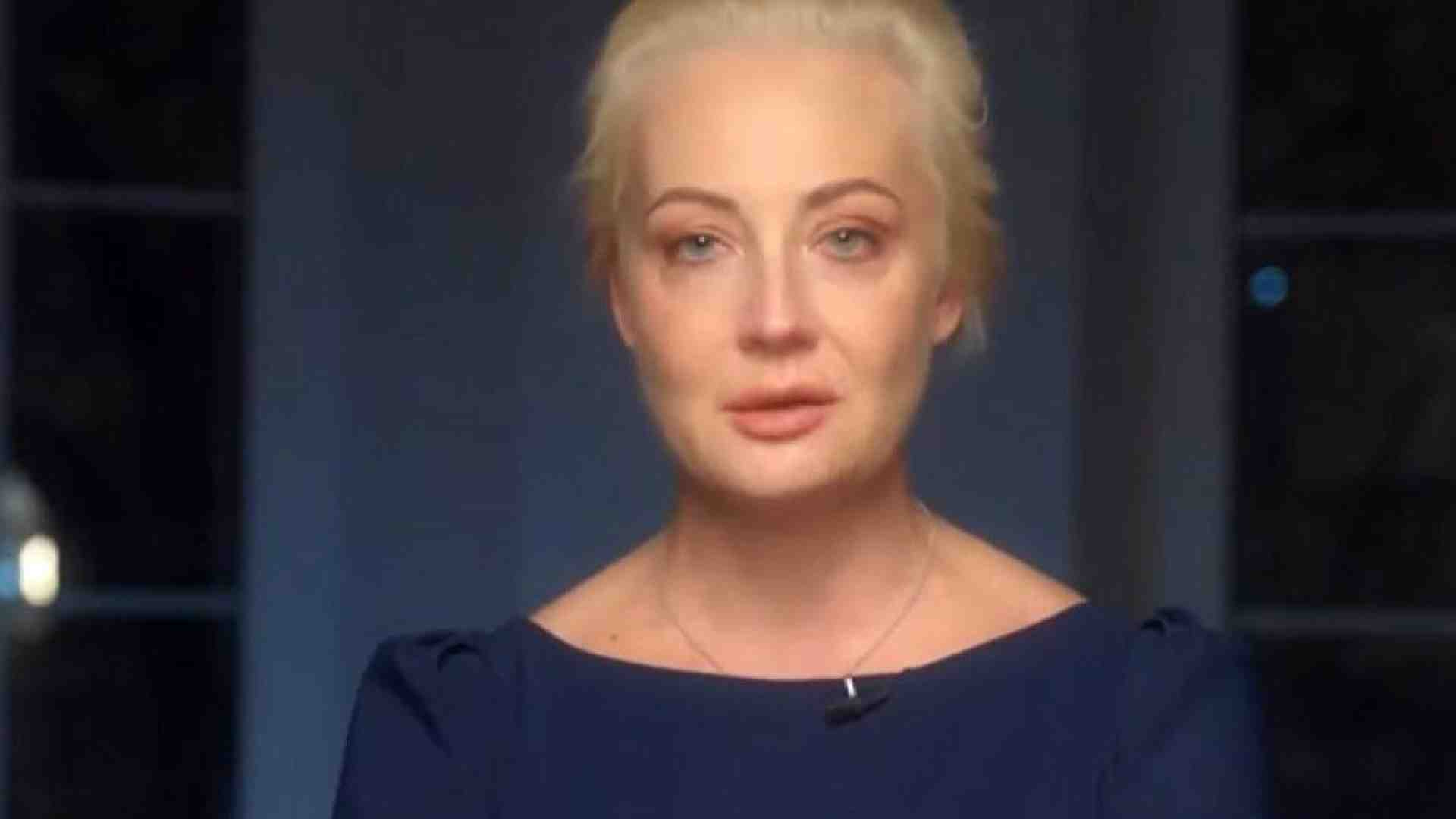 La vedova di Navalny: «Continuerò il suo lavoro». E il corpo non si trova