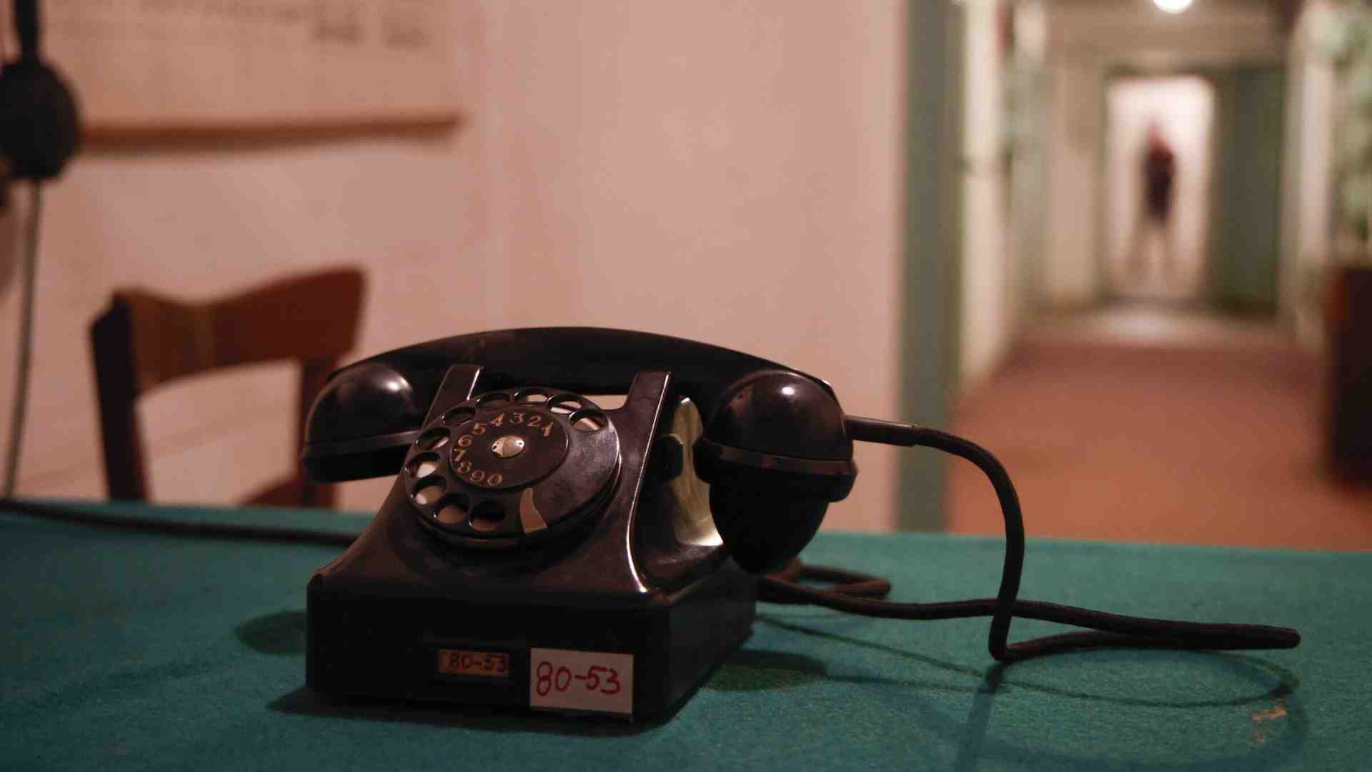 Il telefono fisso riconquista i giovani. Qualche consiglio per vivere tutti più felici