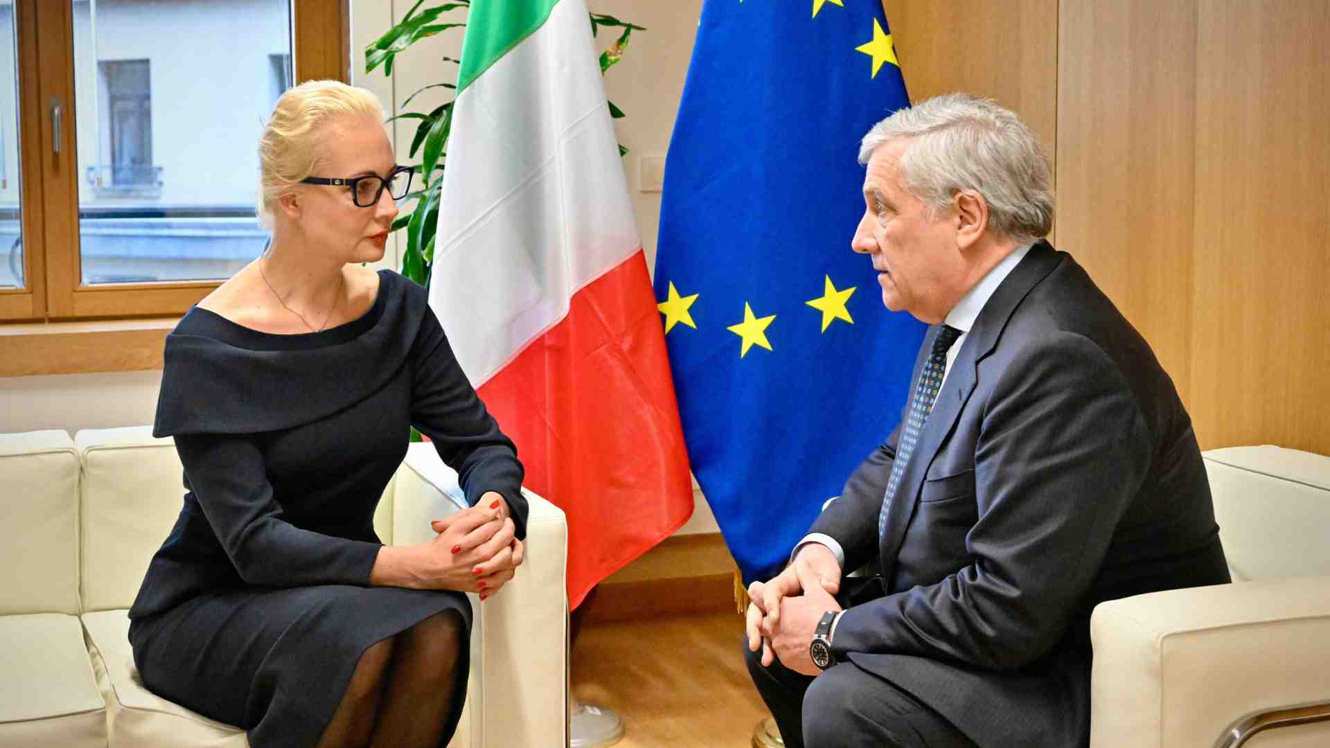 Tajani incontra la vedova di Navalny: "Il governo italiano è al tuo fianco"