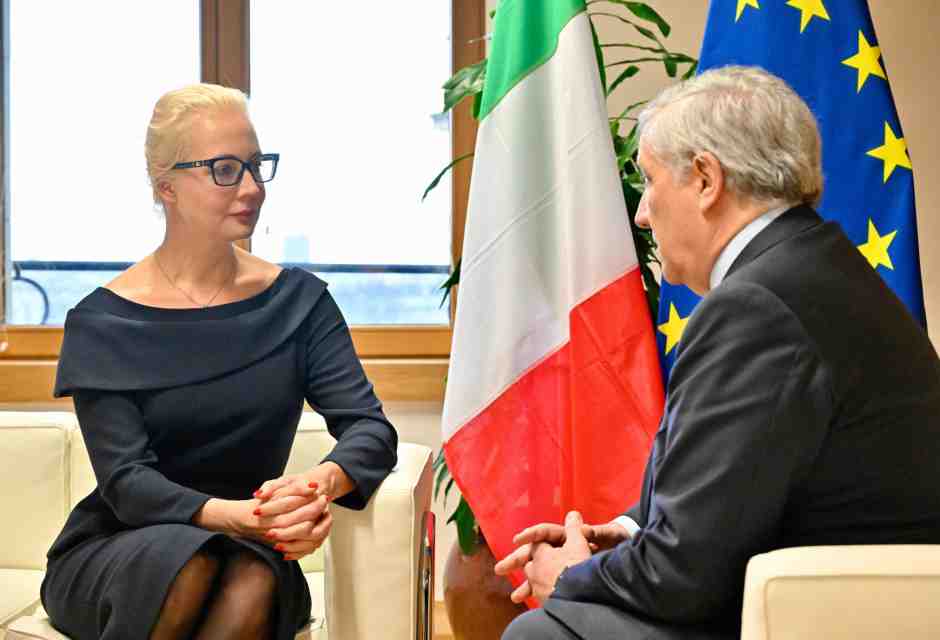Tajani incontra Yulia Navalnaya. E mette il governo dalla parte giusta