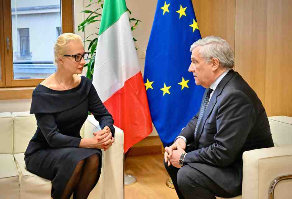 Tajani incontra la vedova di Navalny: "Il governo italiano è al tuo fianco"