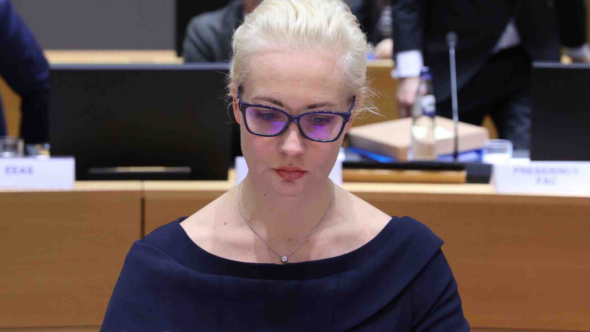 Yulia Navalnaya al Consiglio Affari esteri Ue: le mie proposte a nome della Russia di Navalny