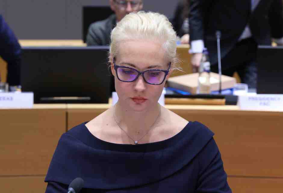 Yulia Navalnaya al Consiglio Affari esteri Ue: le mie proposte a nome della Russia di Navalny