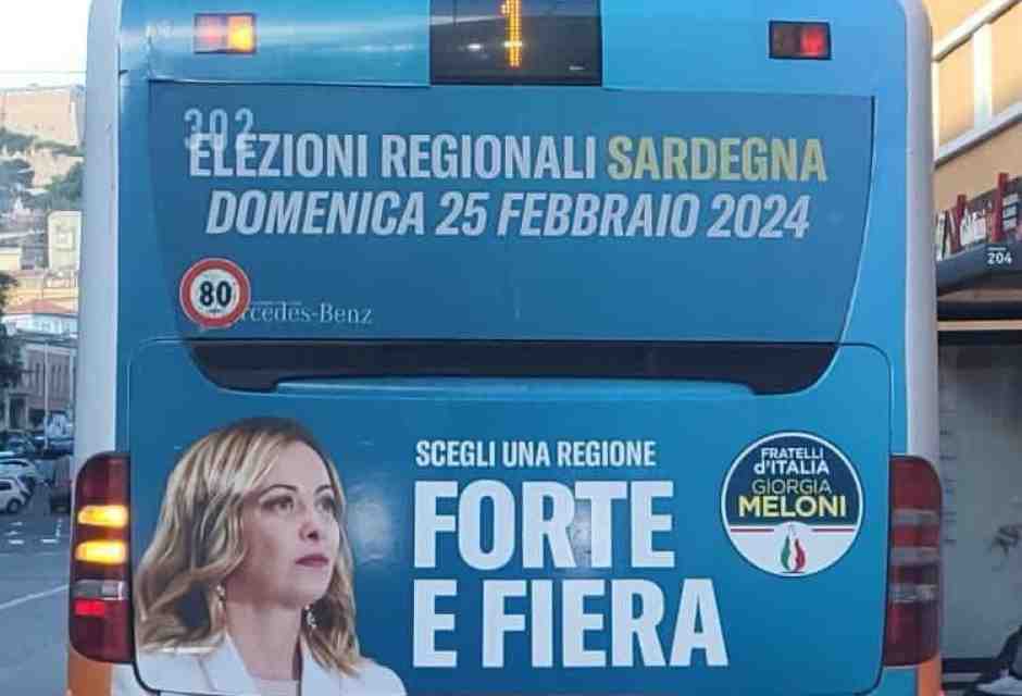 "Deo soe Giorgia" . Meloni punta sulla Sardegna e oscura il suo candidato Truzzu