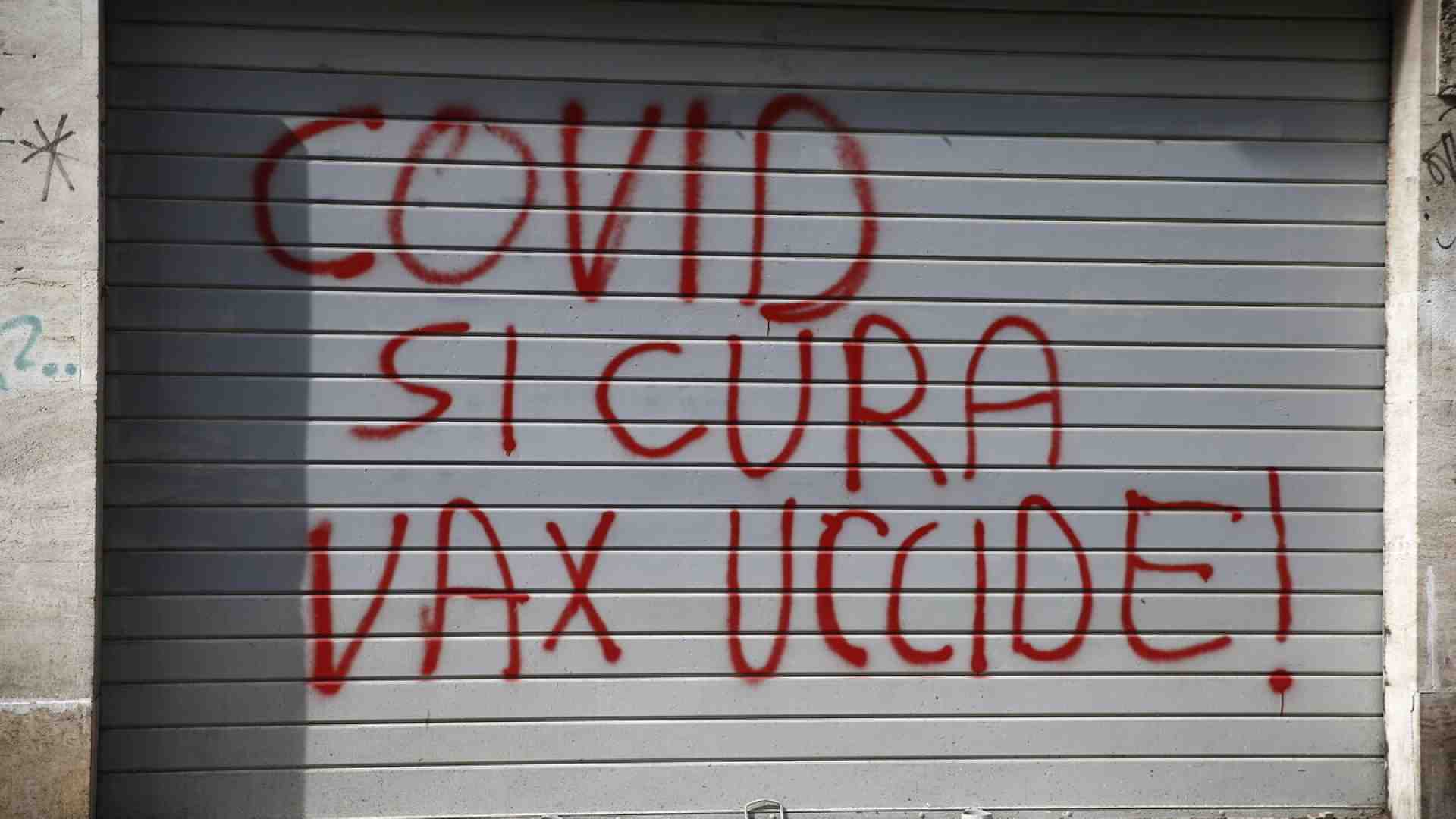 L'immondizia antivaccinista dei soliti noti finisce ancora una volta nel cestino