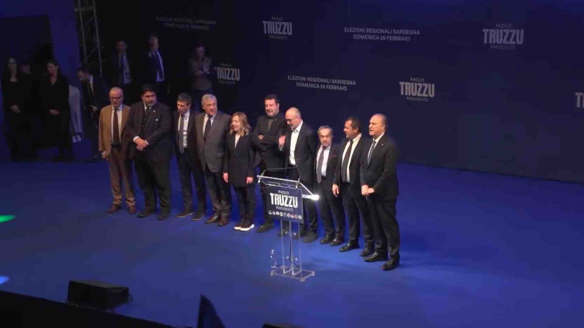 Il centrodestra a Cagliari per Paolo Truzzu. Meloni: "Il governo durerà cinque anni"