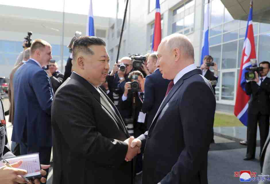 L'auto di lusso che Putin ha regalato a Kim ci dice molto della relazione fra i due leader