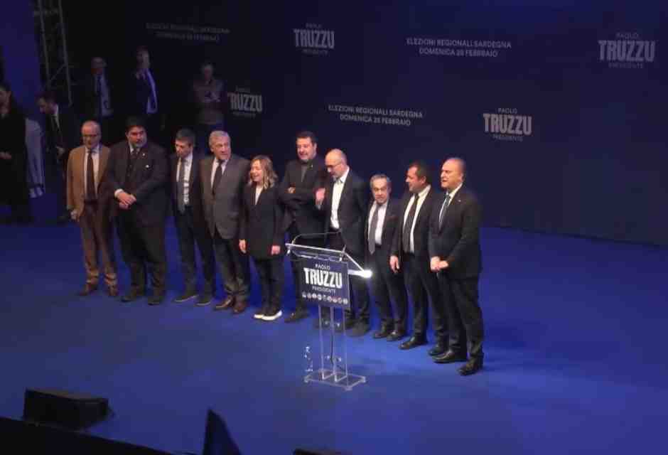 Il centrodestra a Cagliari per Paolo Truzzu. Meloni: "Il governo durerà cinque anni"