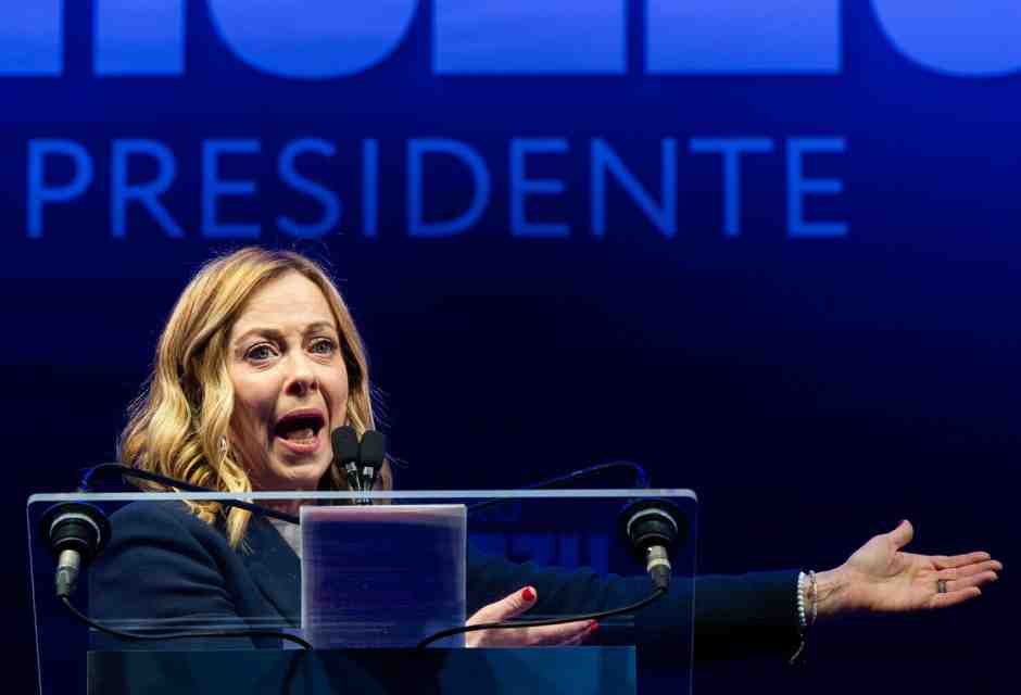 Il bluff di Meloni sulla carne sintetica