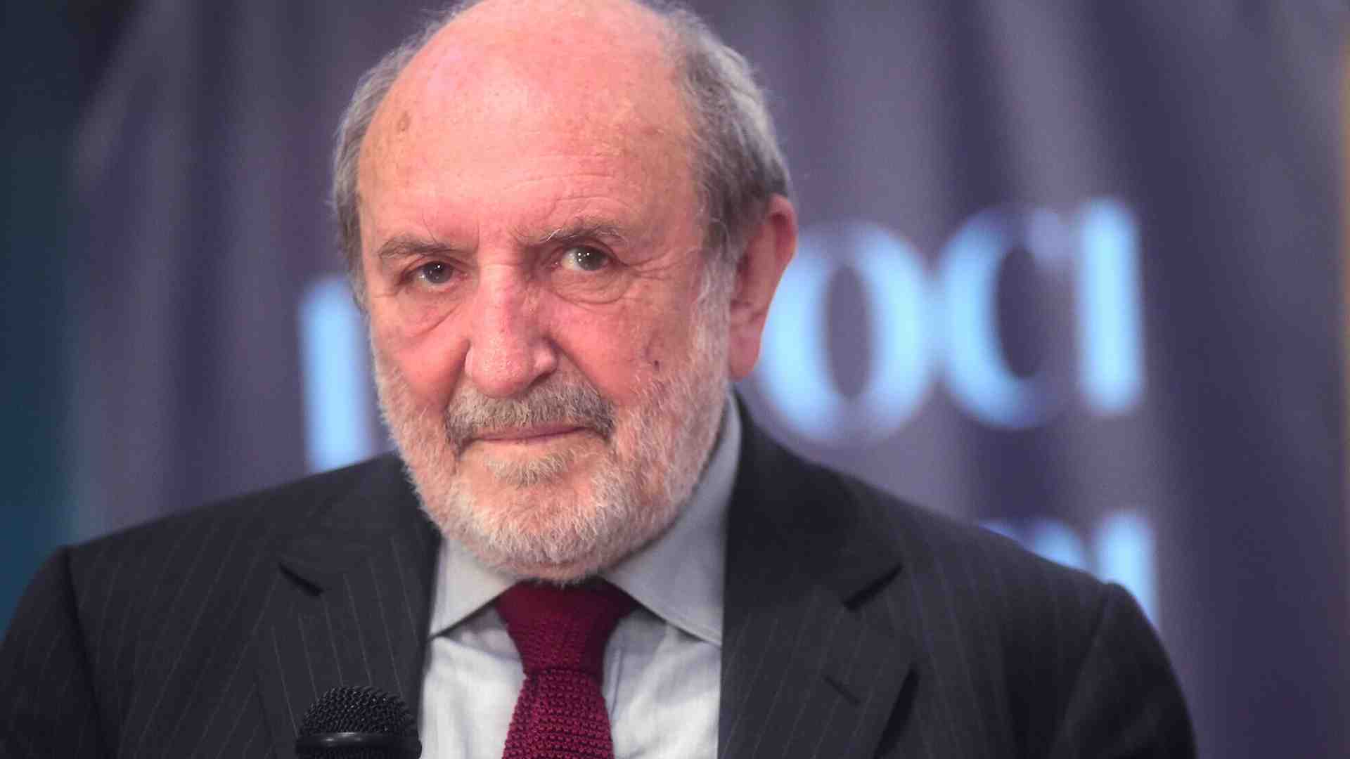 Genitori, non fate gli amici dei figli. Il consiglio di Umberto Galimberti