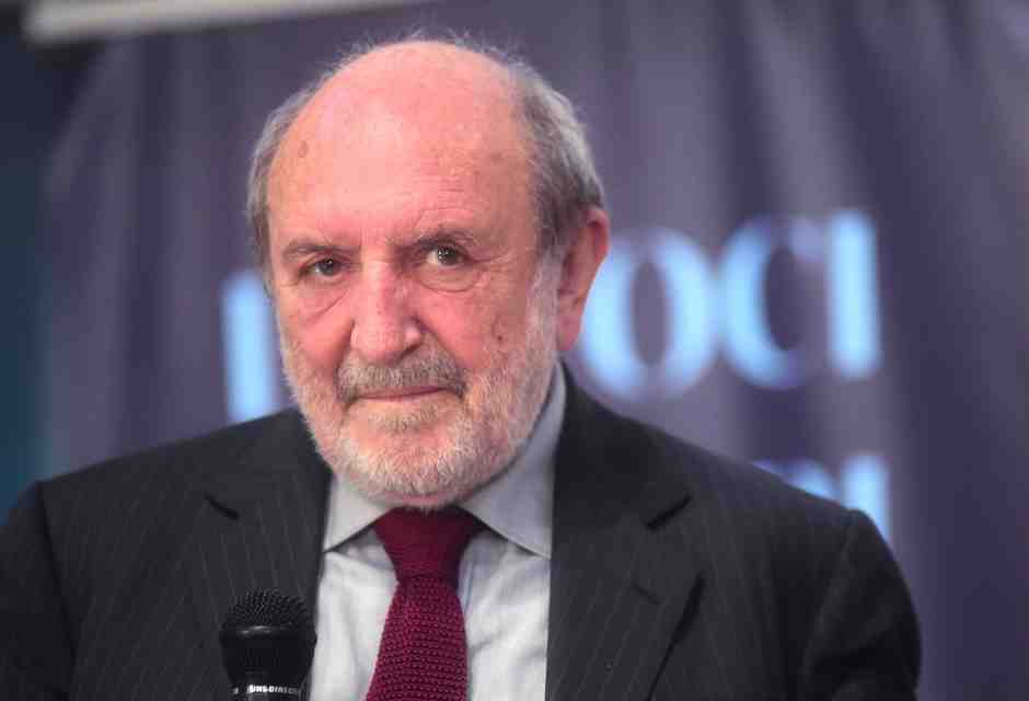 Genitori, non fate gli amici dei figli. Il consiglio di Umberto Galimberti