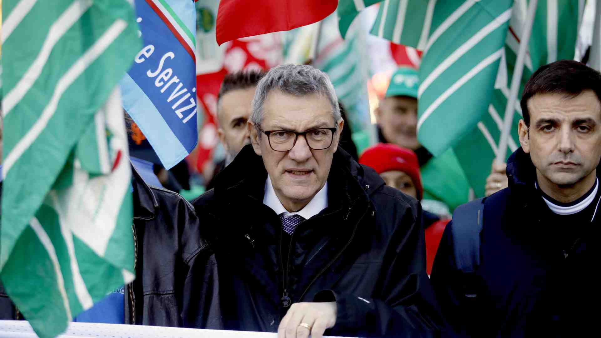 Landini lancia i referendum contro il Jobs Act per guidare il fronte anti Meloni