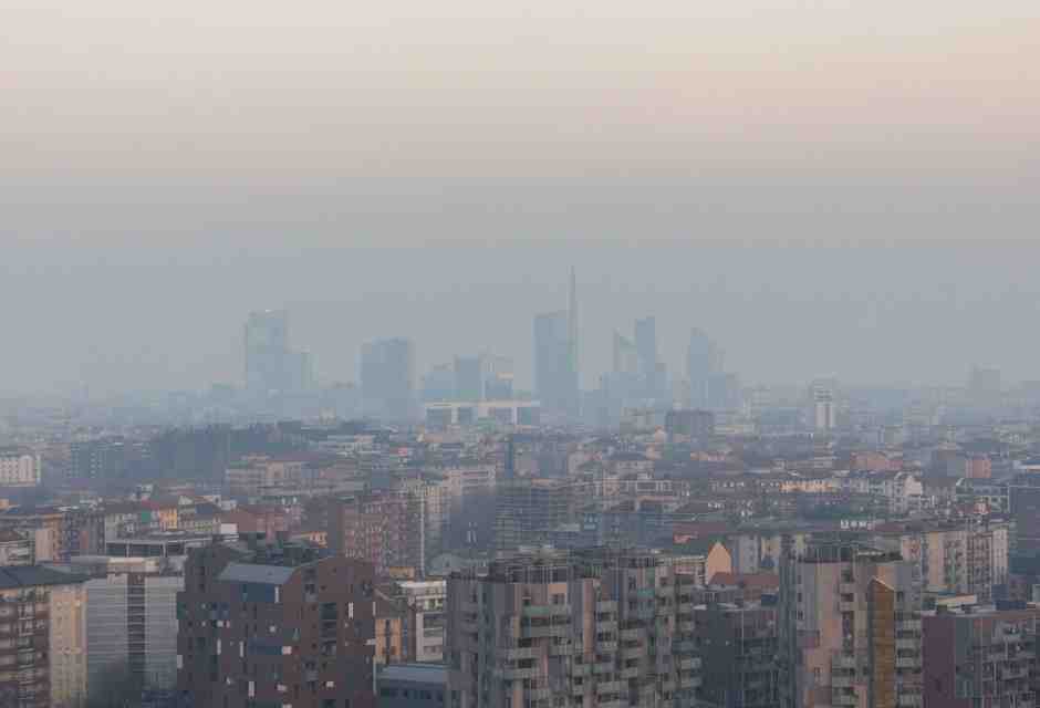 Breve storia tragicomica dei flop politici (e giudiziari) per arrestare l’inquinamento