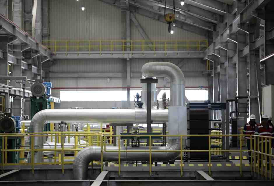 Il litio non tira più: i prezzi crollano assieme all’hype sulle auto elettriche