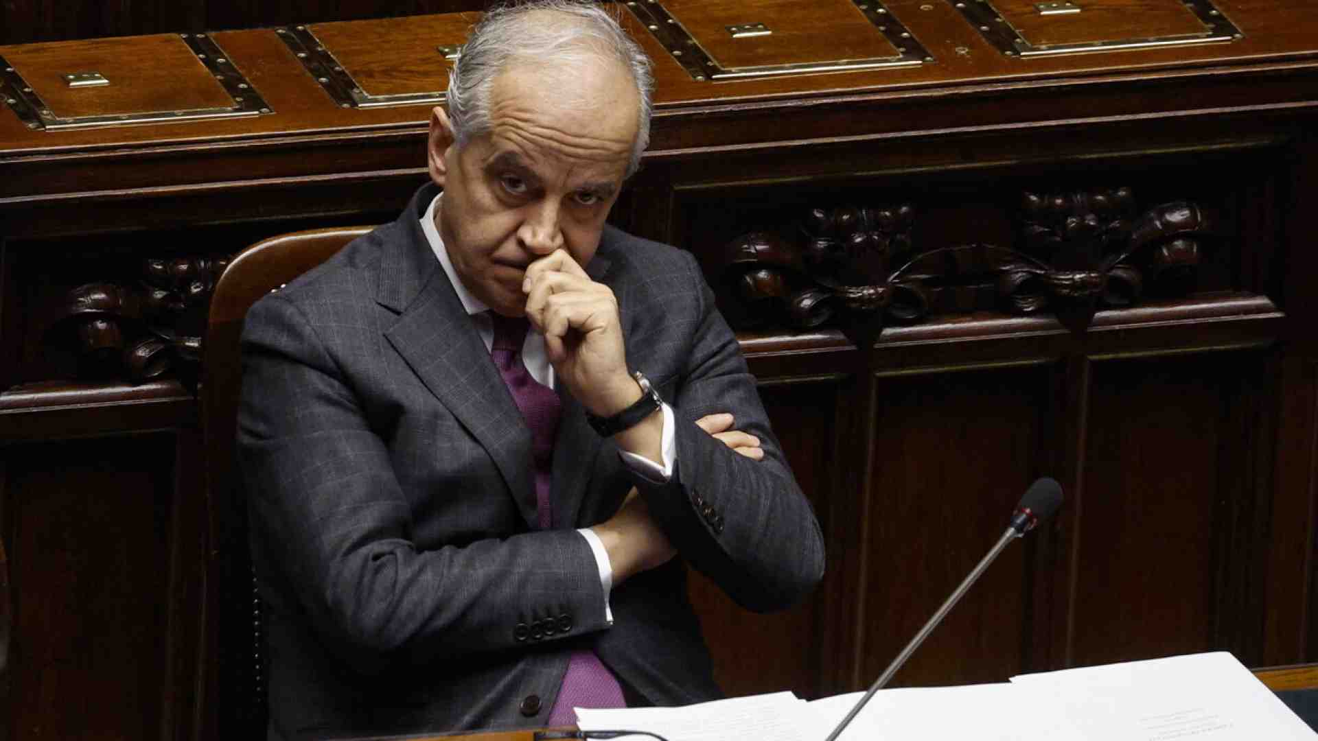Piantedosi apre un'indagine sulle manganellate a Pisa. Oggi l'informativa a Meloni