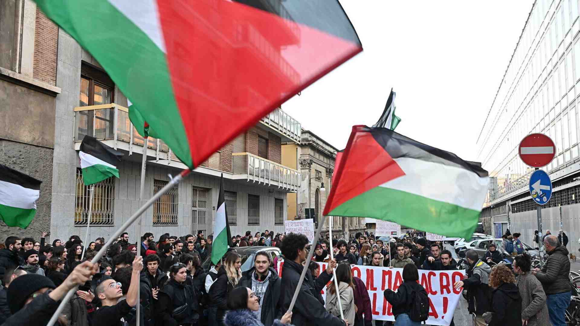 Ma quale regime. L’Italia è semplicemente il solito casino, ma con una certa stabilità