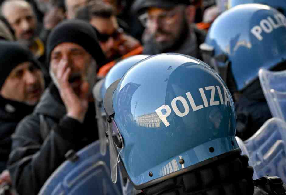 I cortei sono sempre una violenza