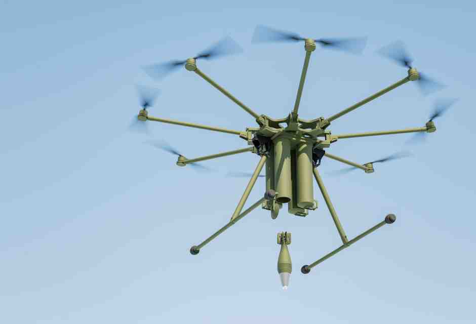 I droni fatti con i legnetti e le gallette di riso. Così la guerra diventa low cost