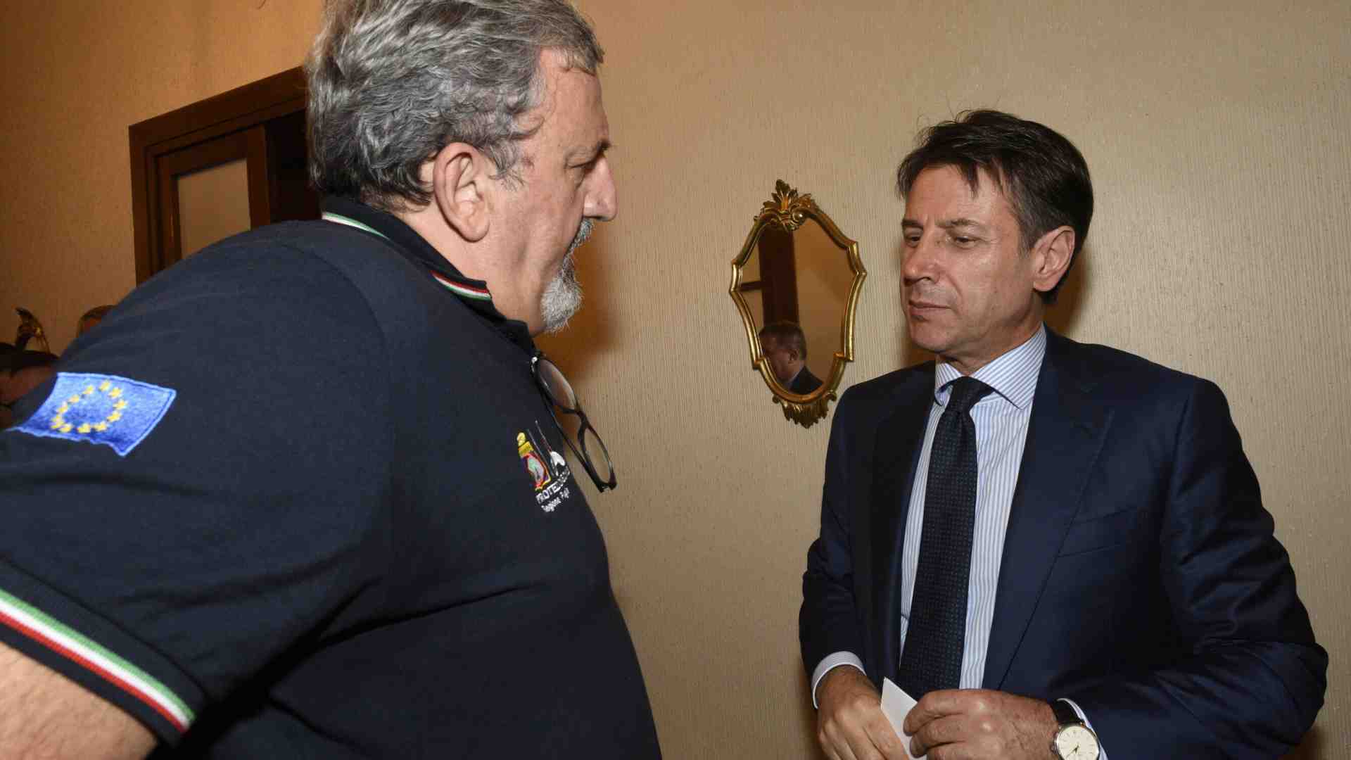 Emiliano e Conte mediano. Il campo “extra large” si prepara alle amministrative in Puglia