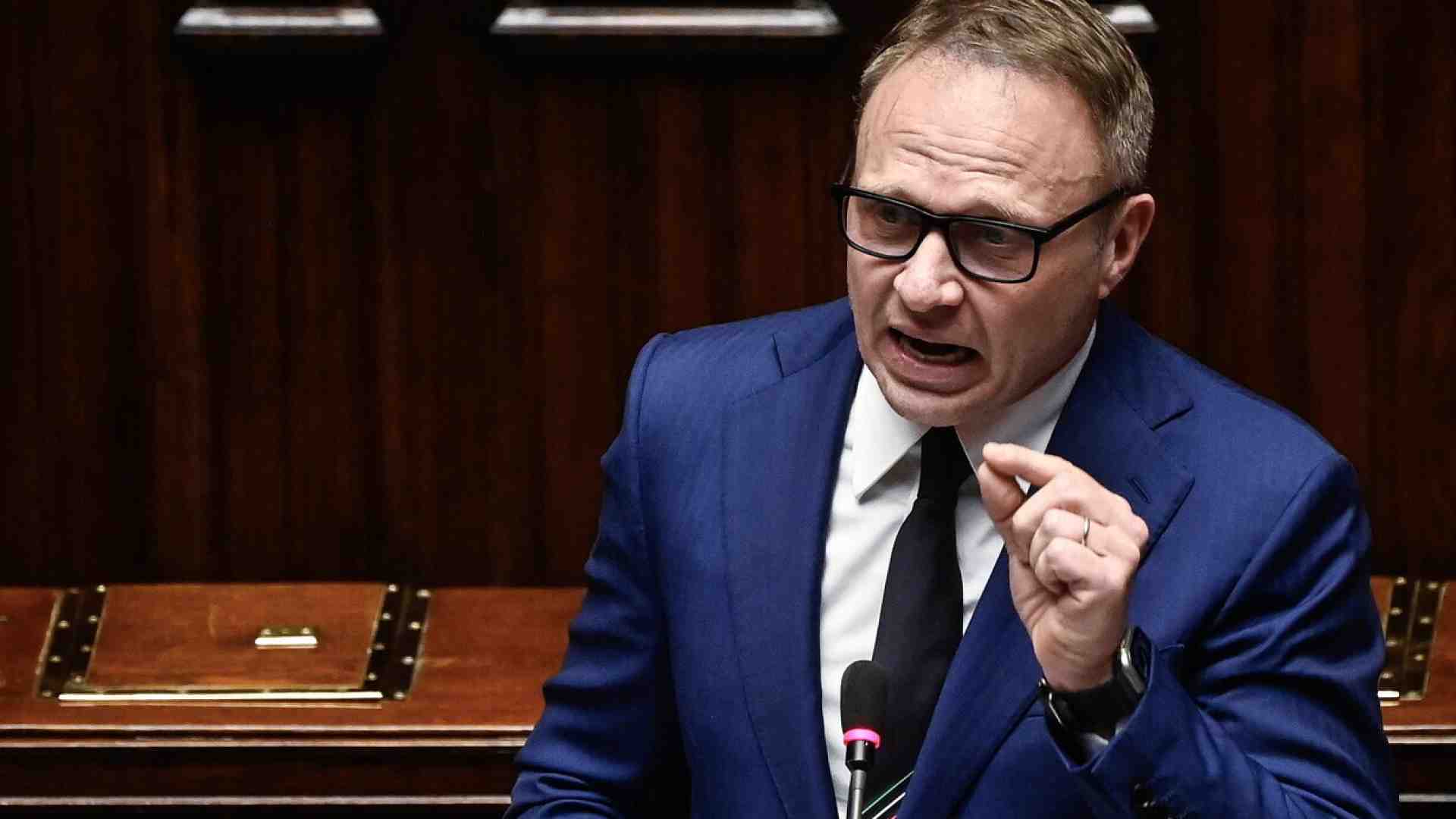 Lollobrigida s’incarta nel meat sounding